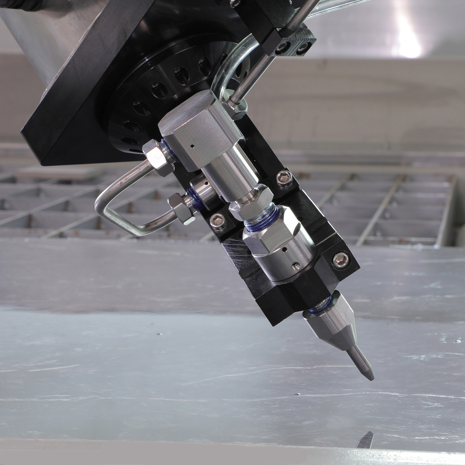 Tête de coupe à cinq axes AC à jet d'eau CNC de précision pour les matériaux métalliques et non métalliques